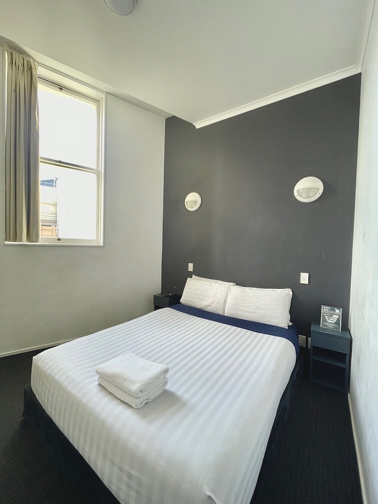 STANDARD, DOUBLE BED