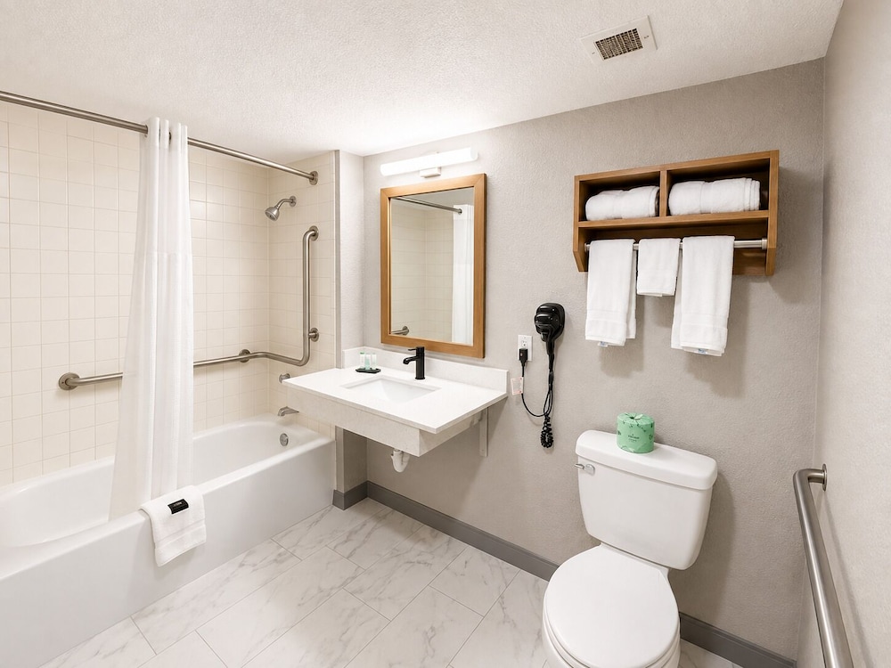 Super 8 by Wyndham Nacogdoches Near University 57/58
