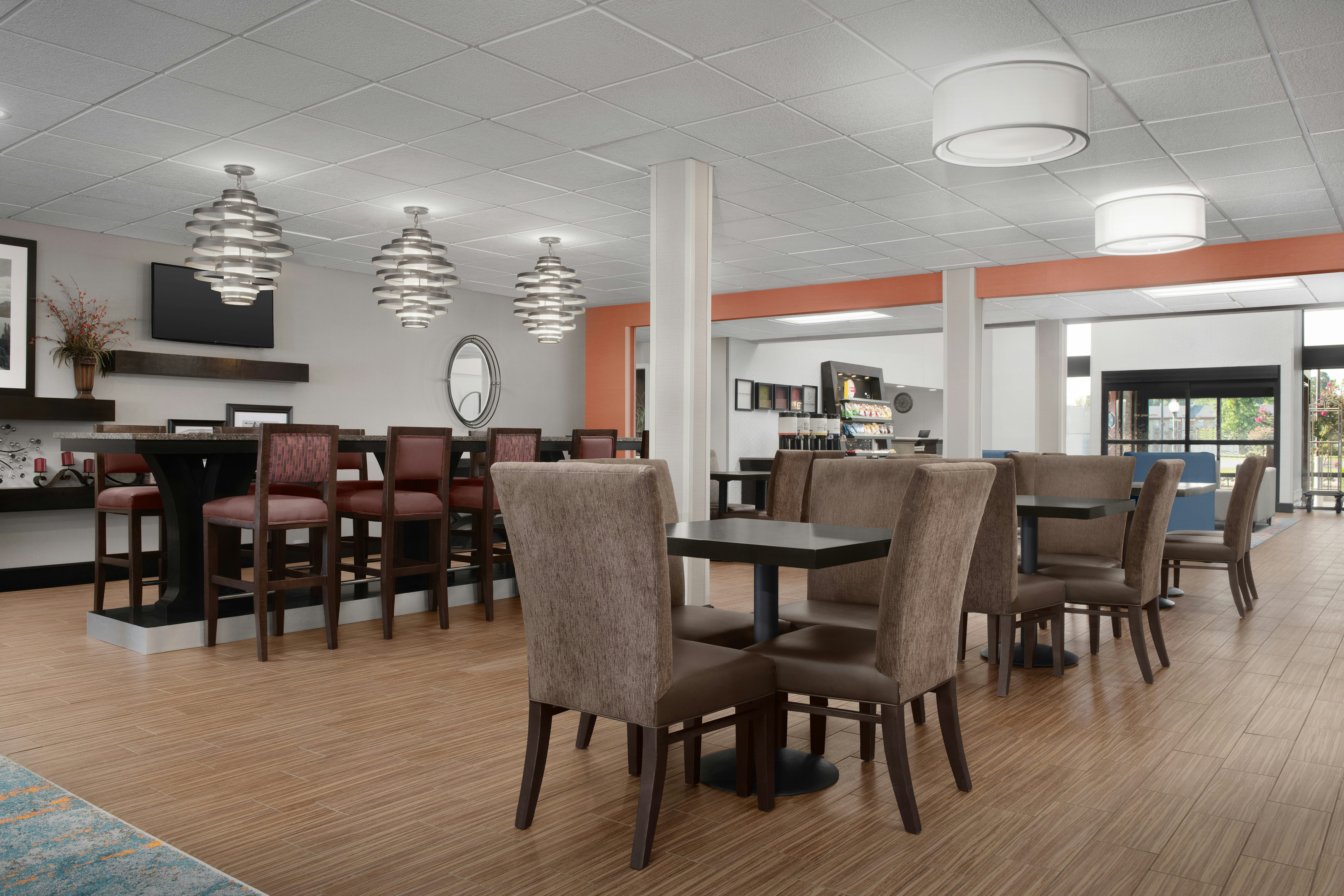 Hampton Inn Russellville 39/53