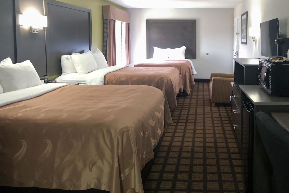 Quality Inn Raeford, NC 12/31