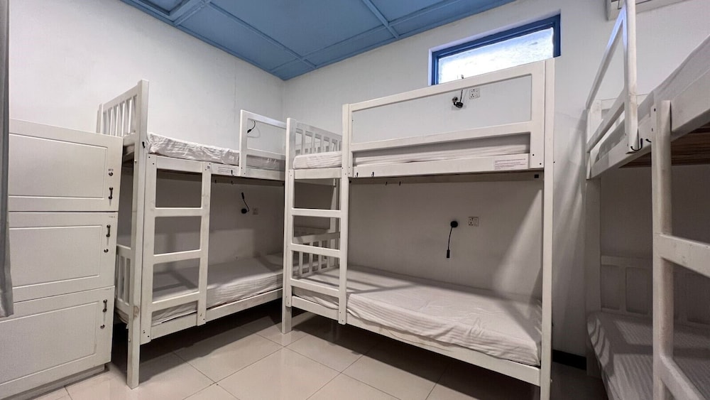 FEMALE DORM, FEMALE ONLY, 4 BEDS