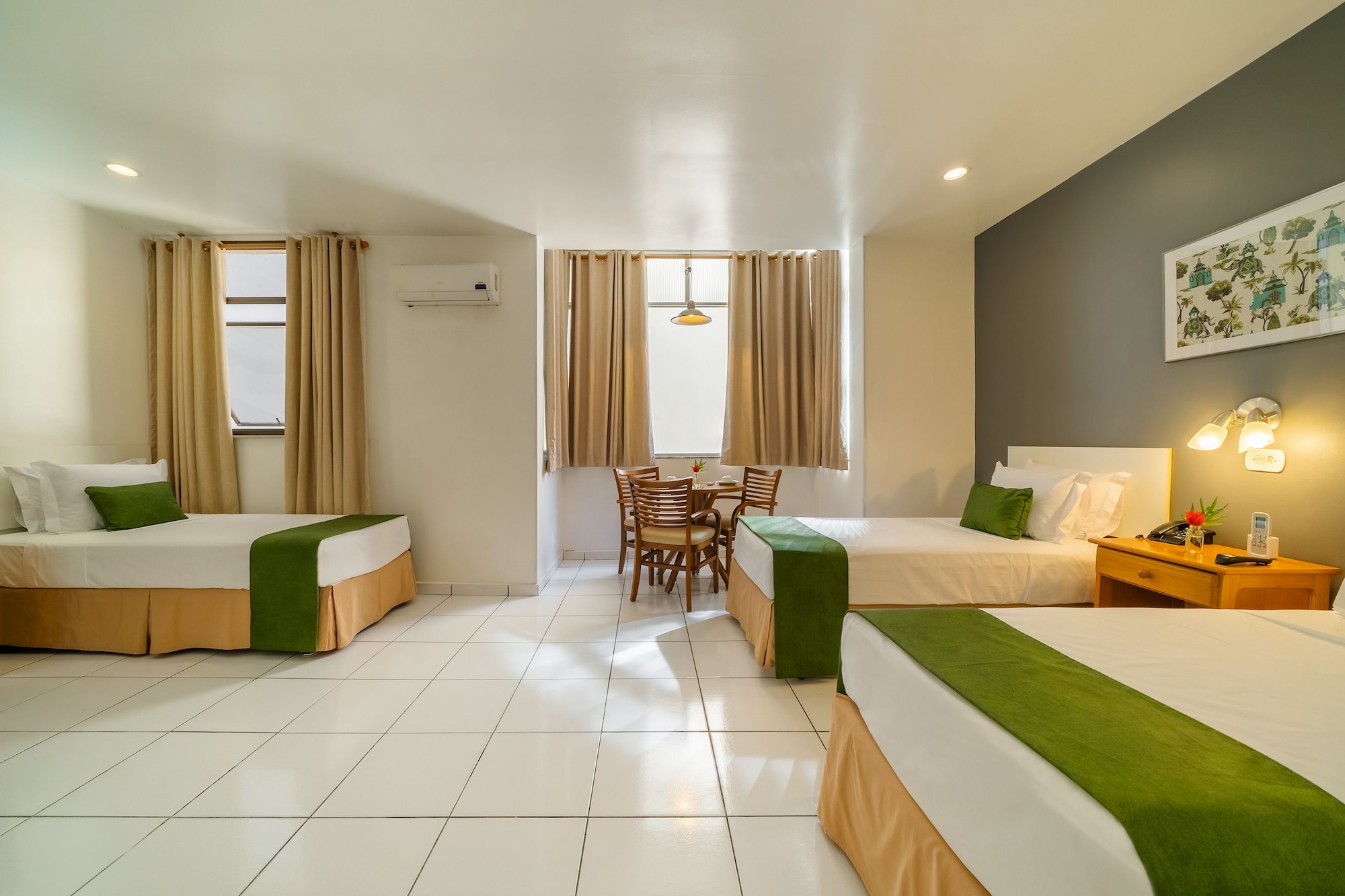 ROOM, TRIPLE