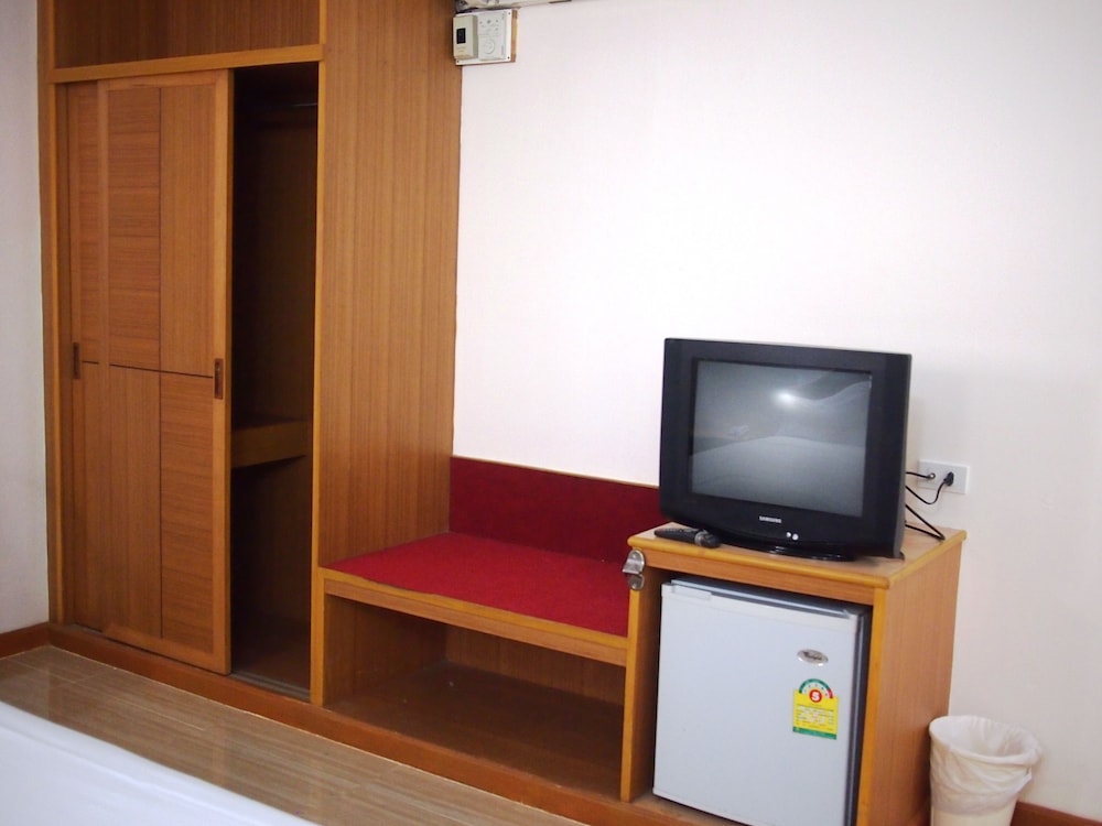 P 72 Hotel Bar 40/50