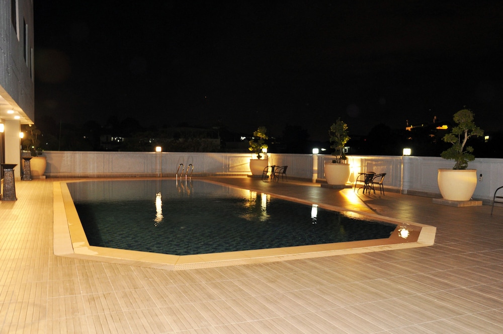 Beverly Hotel Batam 47/50