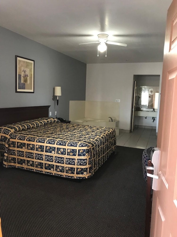 Texas Inn and Suites at La Joya 13/46