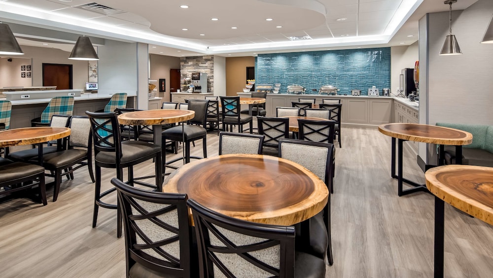 Best Western Plus Greenville I-385 Inn & Suites 42/53