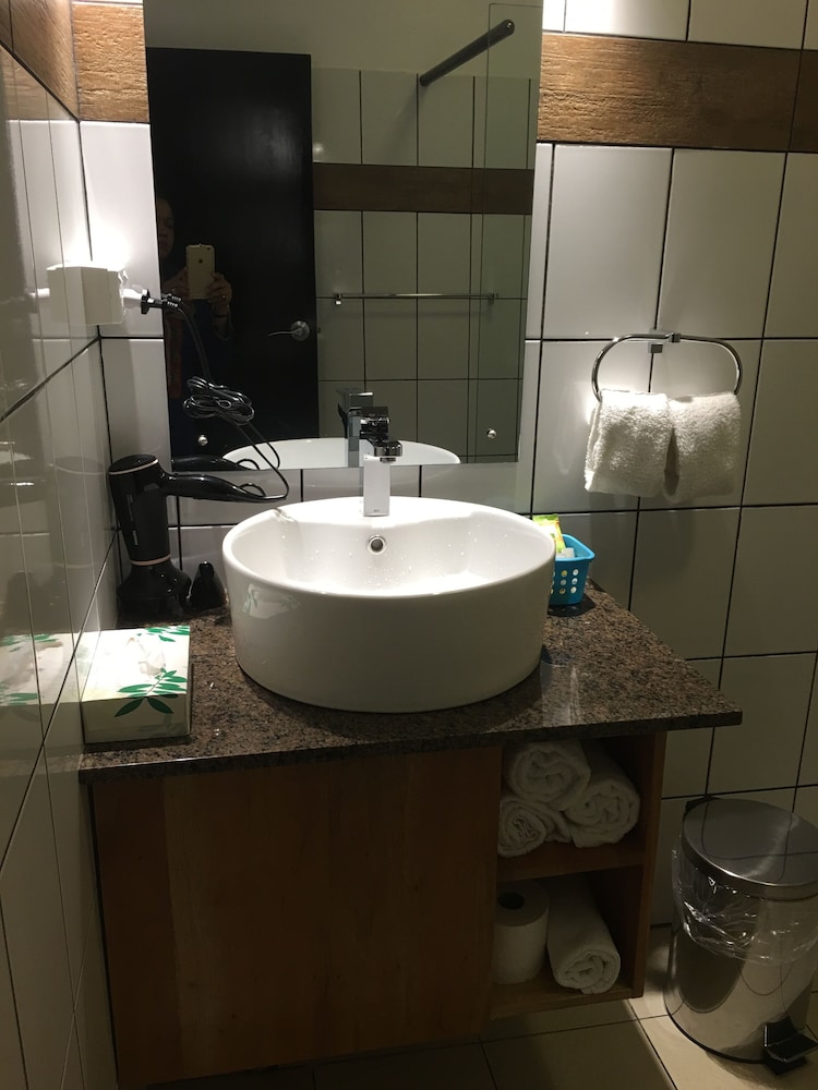 Suva Motor Inn 47/50
