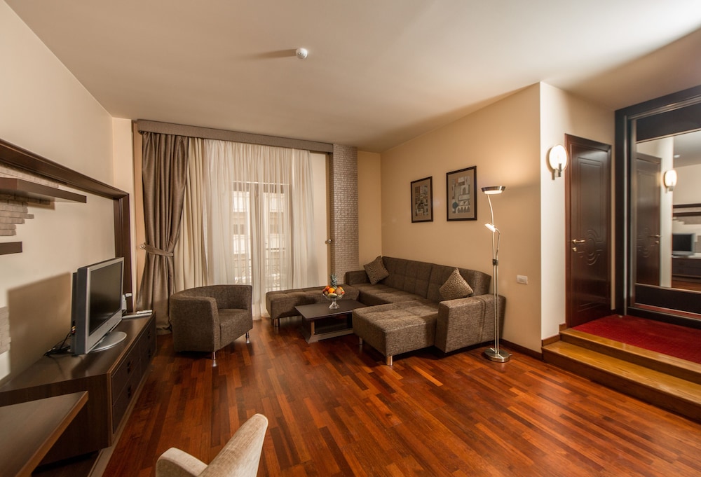 Passage Boutique Hotel 54/78