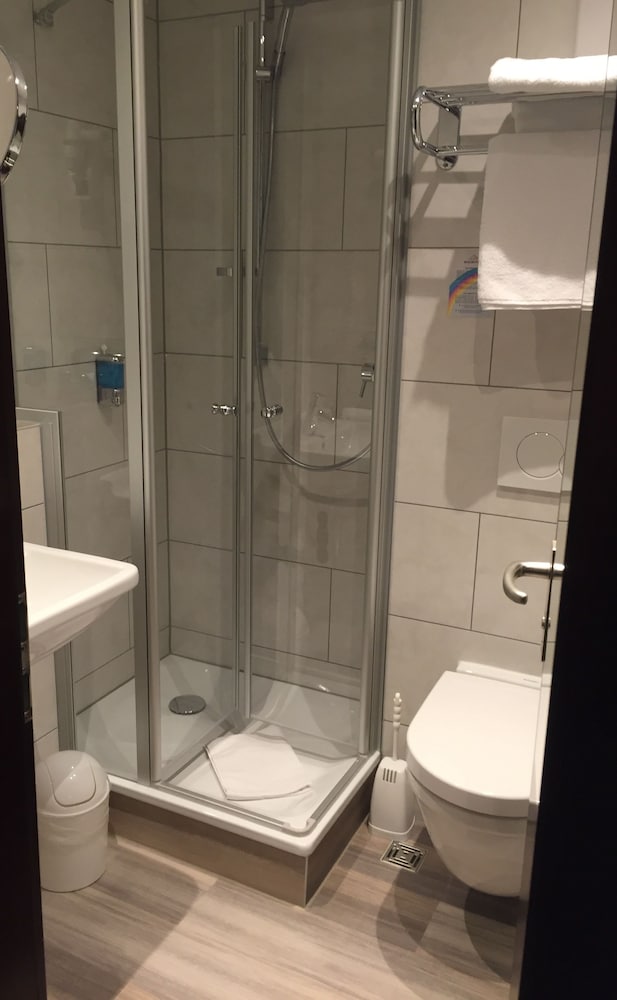 Ringhotel Loew S Merkur 28/59