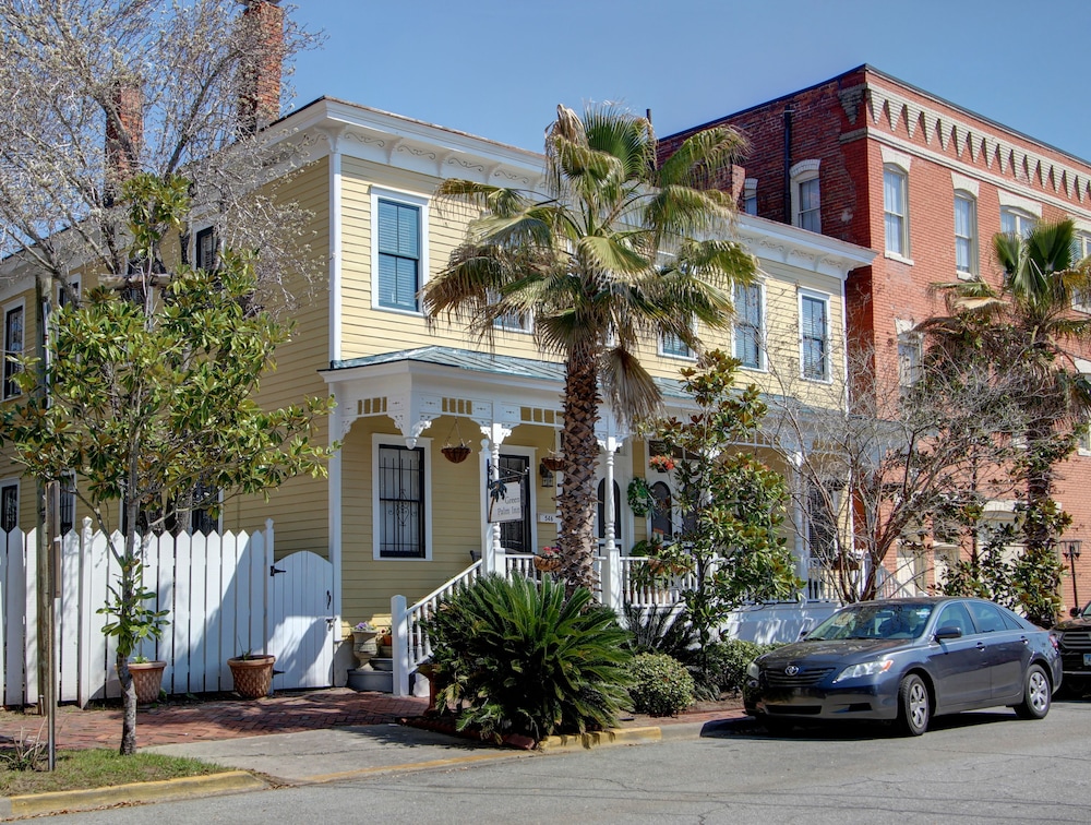 Green Palm Inn 19/25