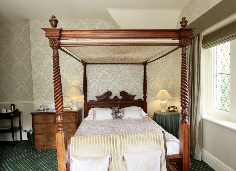 Rylstone Manor Hotel 6/50