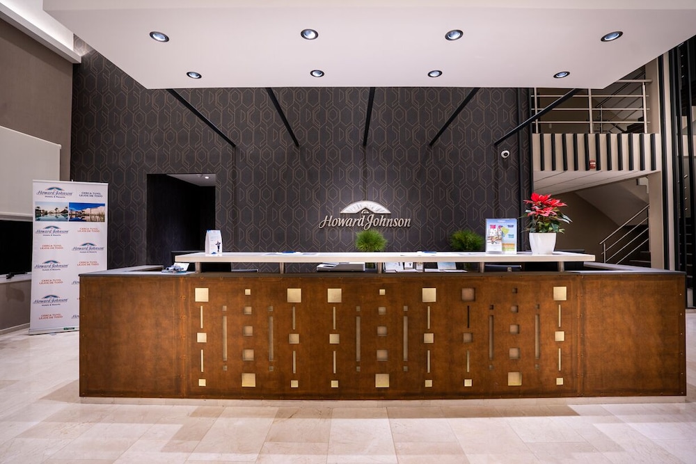 Howard Johnson By Wyndham La Plata 7/28