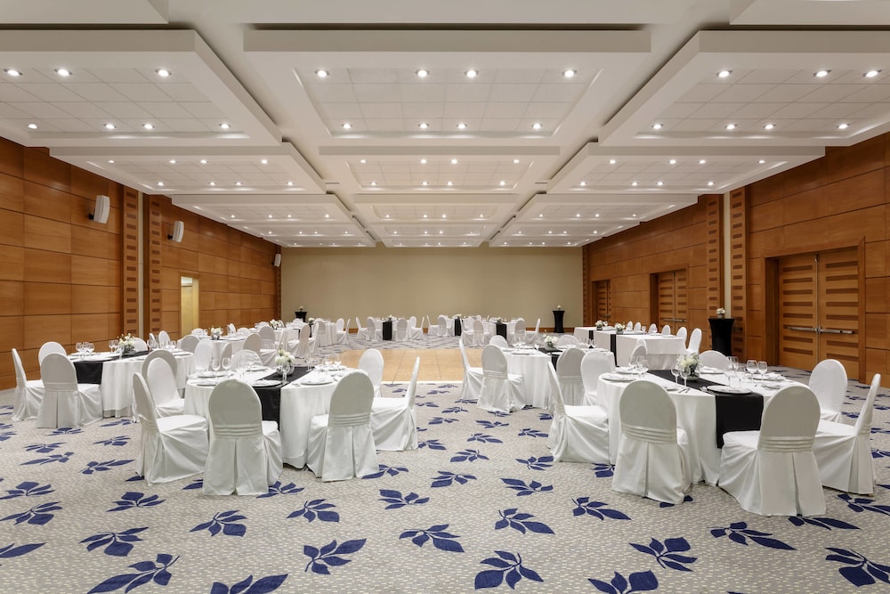 Sheraton Miramar Hotel and Convention center 42/60
