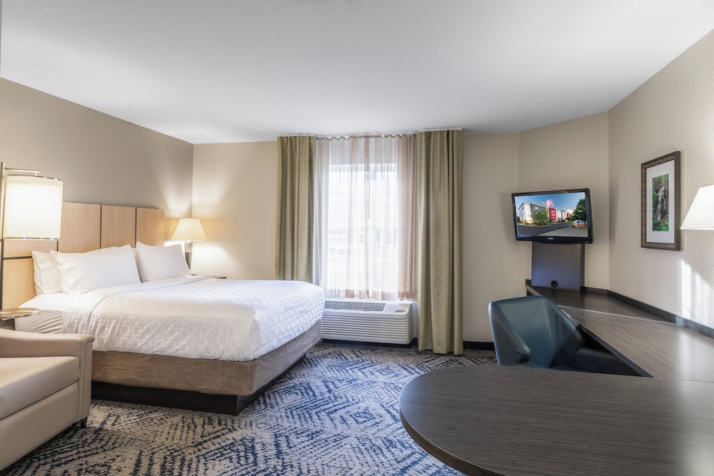 Candlewood Suites Greenville 6/28