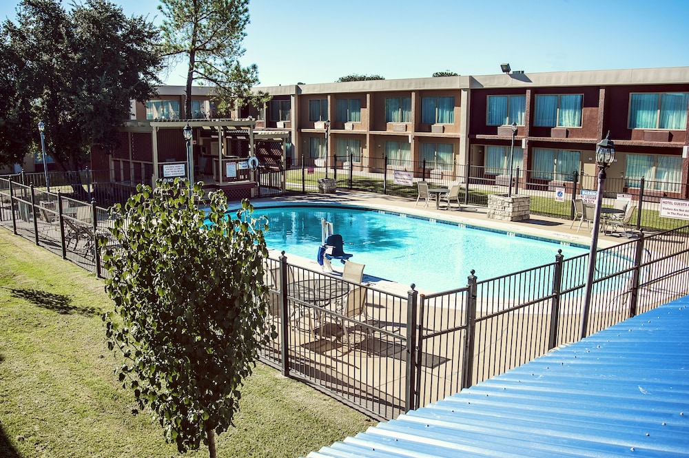 Express Inn Suites 2/58