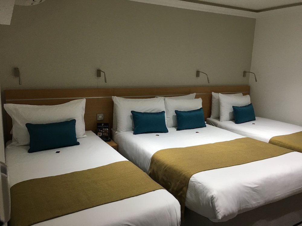 Queens Park Hotel 27/60