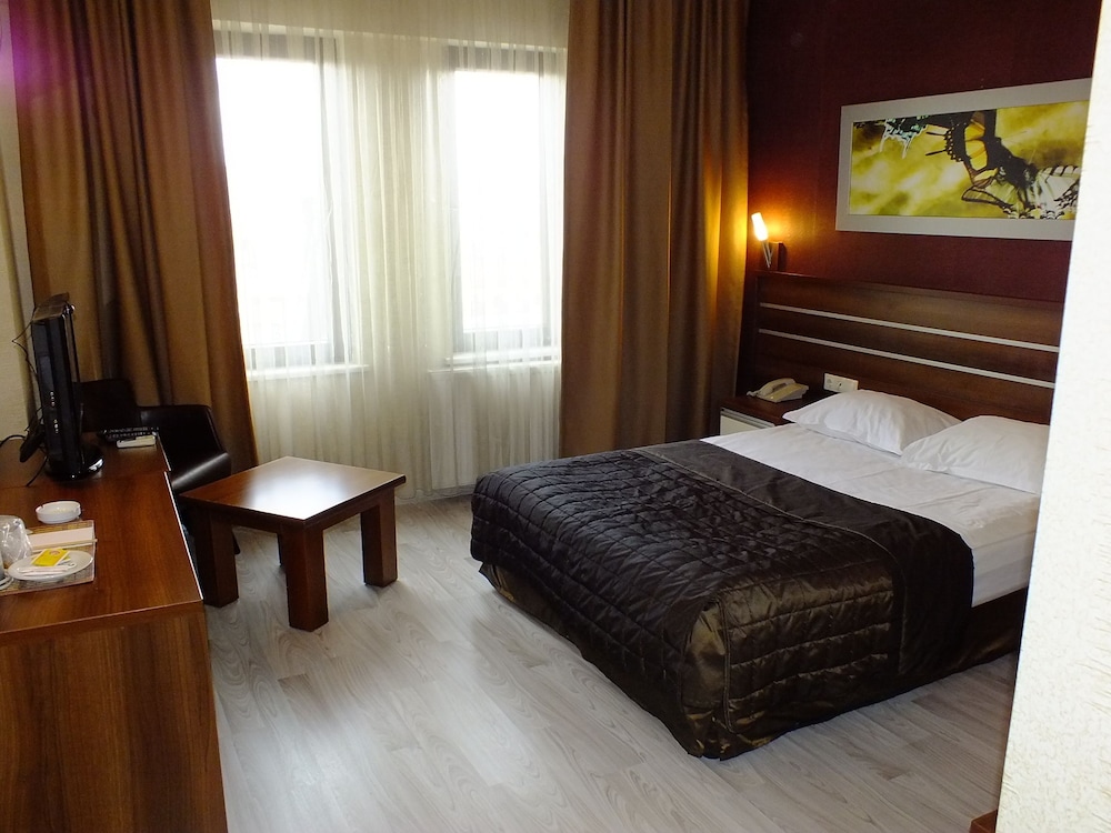 Lifos Hotel 10/48