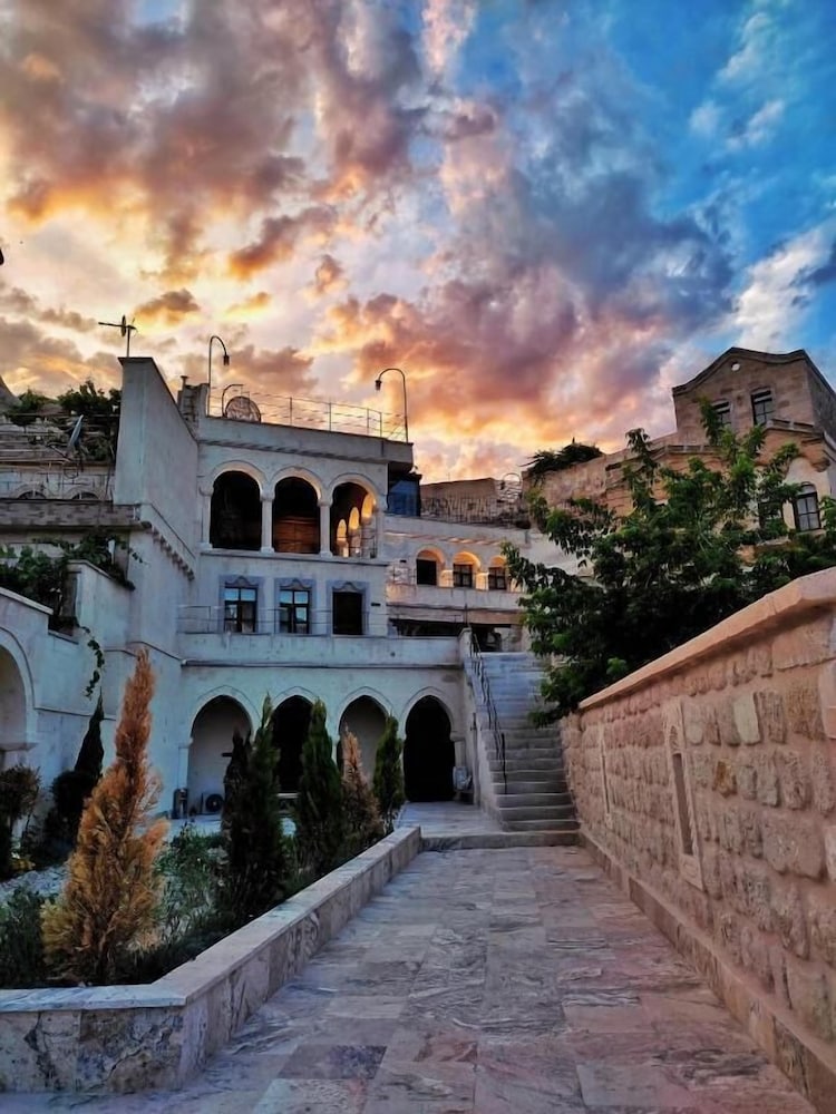 Medusa Cave Hotel 2/50