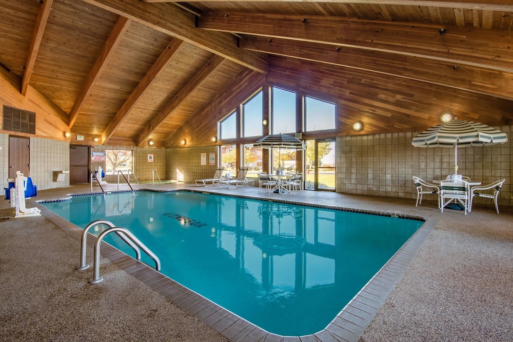 AmericInn by Wyndham Windsor Ft. Collins 41/62