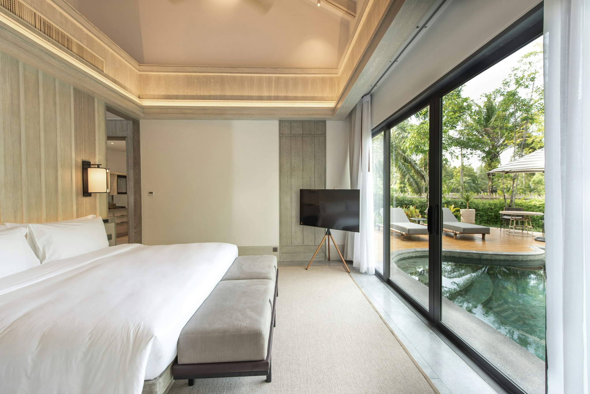 Lagoon Pool Villa