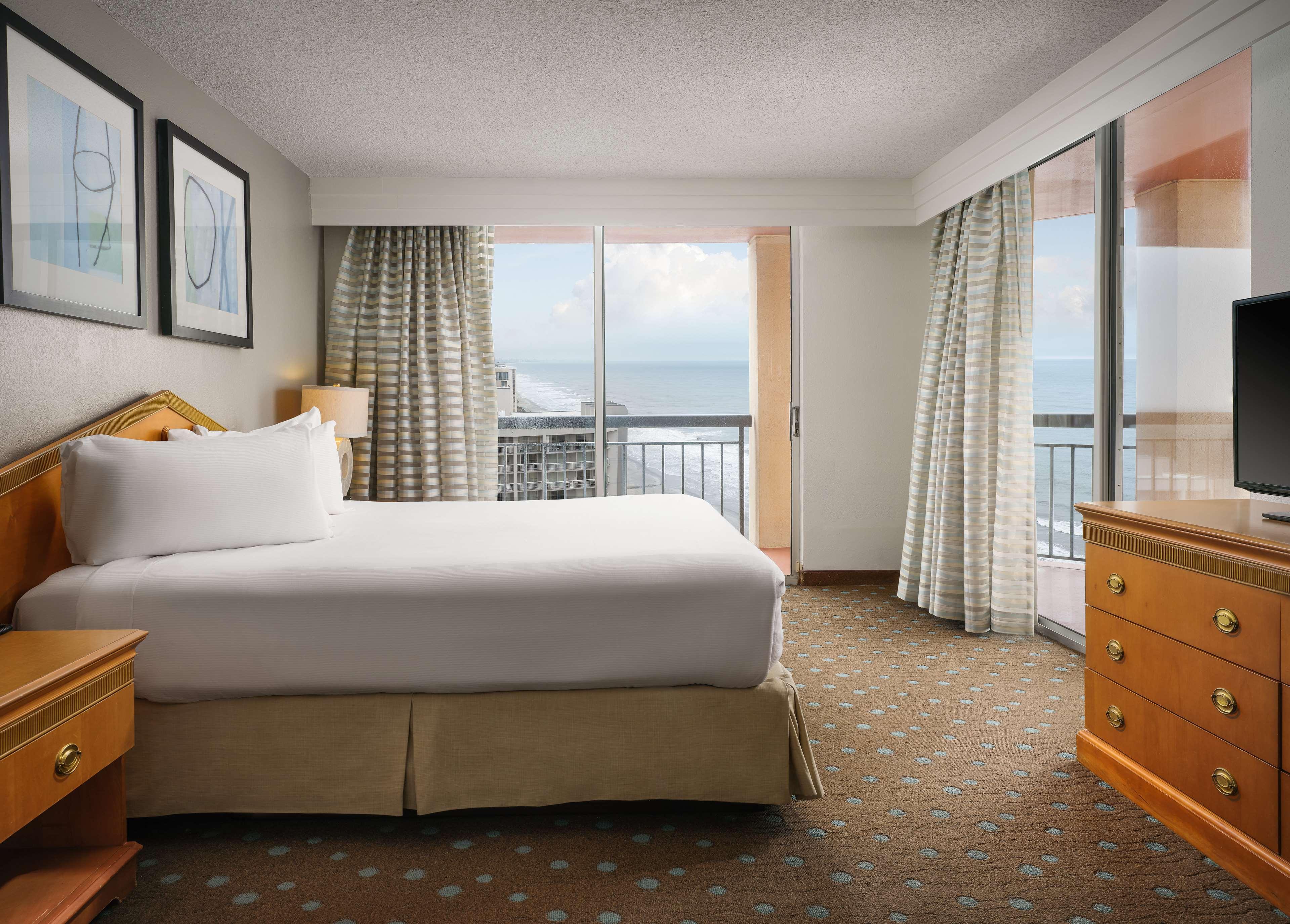 2 ROOMS, DELUXE, SUITE, KING BED, OCEAN FRONT