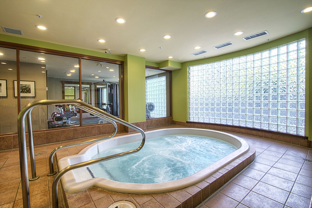 swimming pool spa