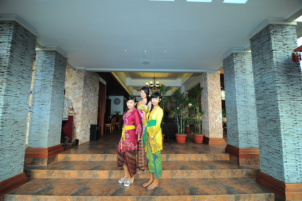 Alron Hotel Kuta Powered by Archipelago 10/67