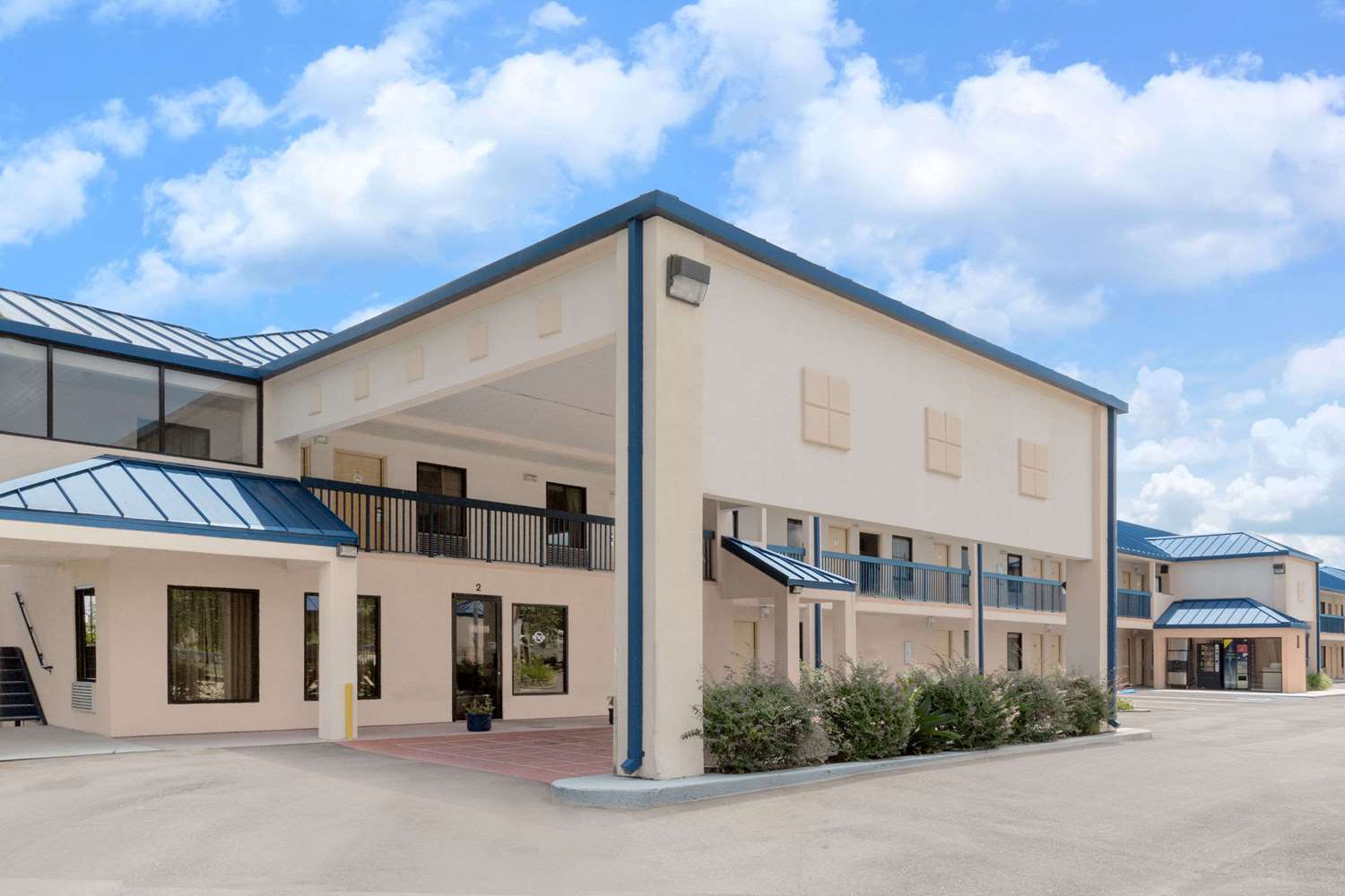 Super 8 by Wyndham Hattiesburg South 3/16