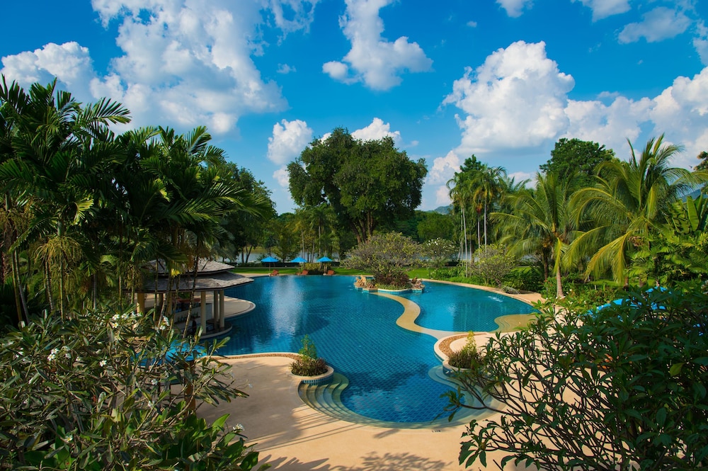 Dheva Mantra Resort 66/72
