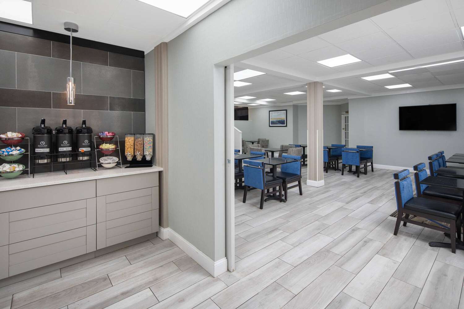 La Quinta Inn & Suites by Wyndham Atlanta Airport South 38/47