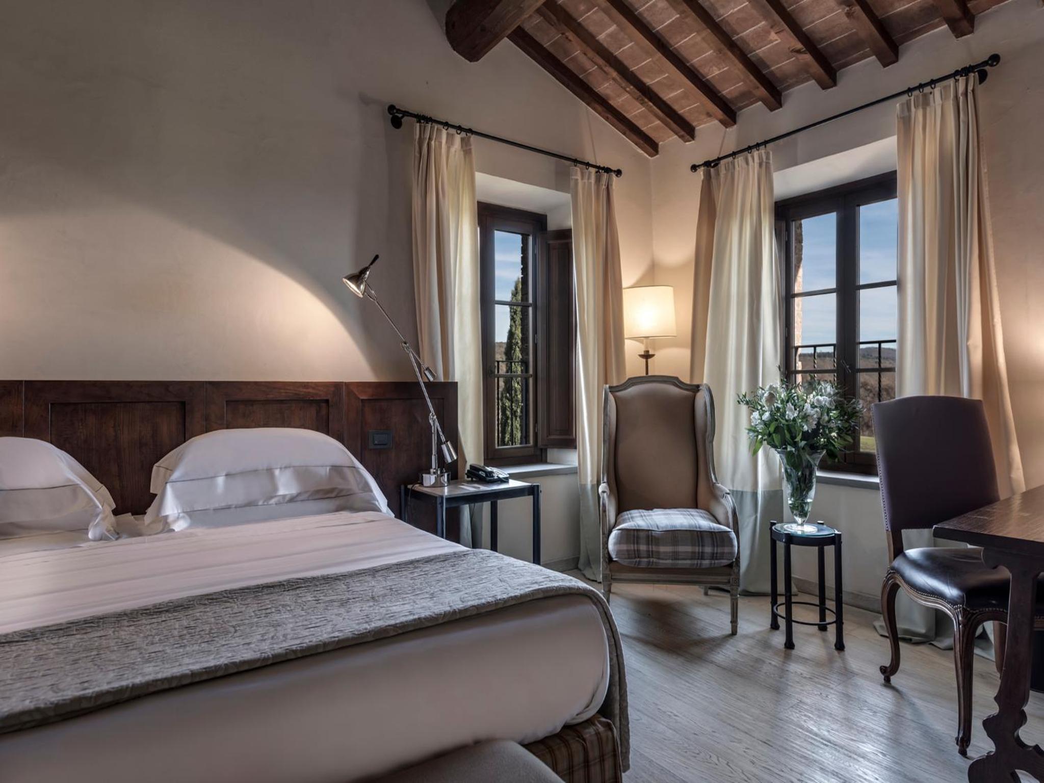 Deluxe, Double Bed