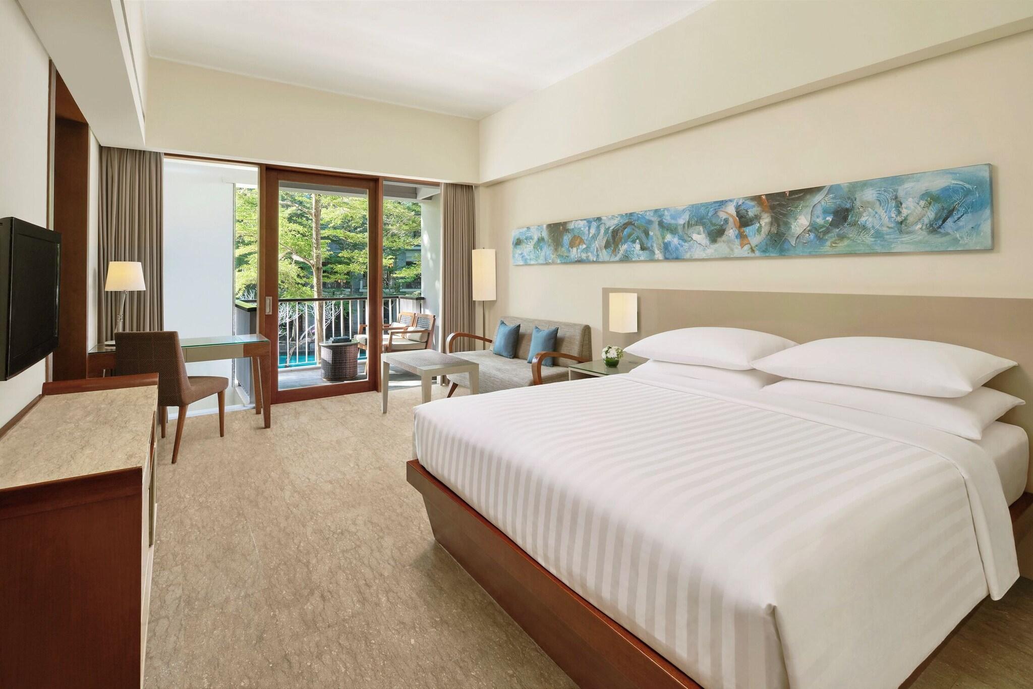 Room, King Bed, Pool View