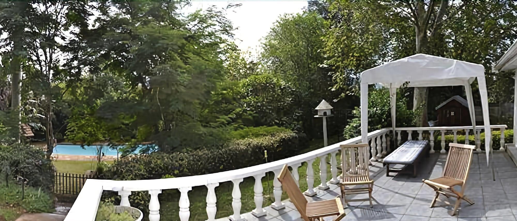 A Garden Suite 20/37