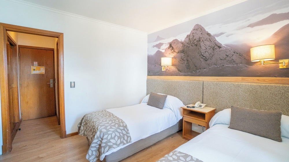 Tres Reyes Hotel 8/50
