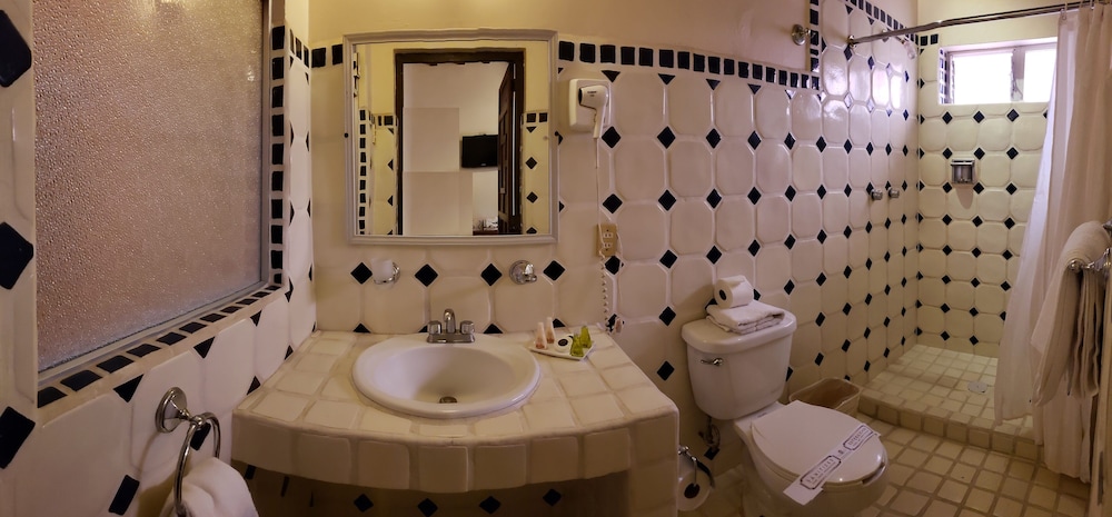 HOTEL POSADA SANTA FE 48/50