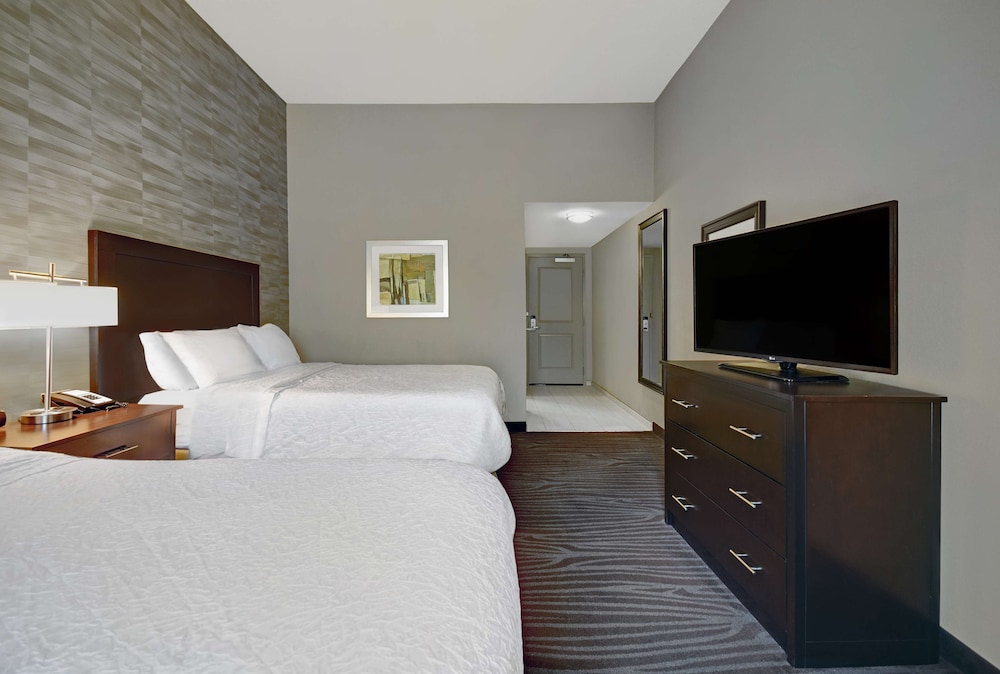 Hampton Inn And Suites Robbinsville 29/57