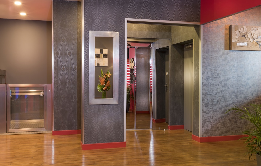 AMBRE HOTEL 3/39
