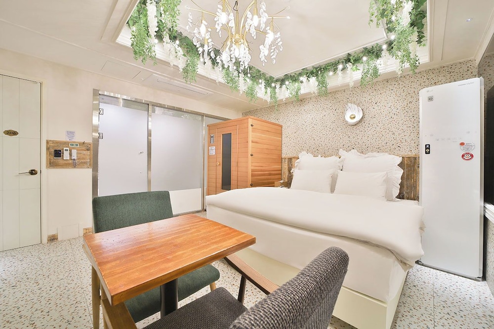 Hotel February Dongdaegu 32/49