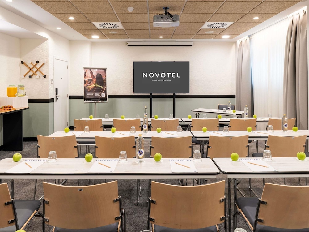 Novotel Campo De Las Naciones Hotel 64/73