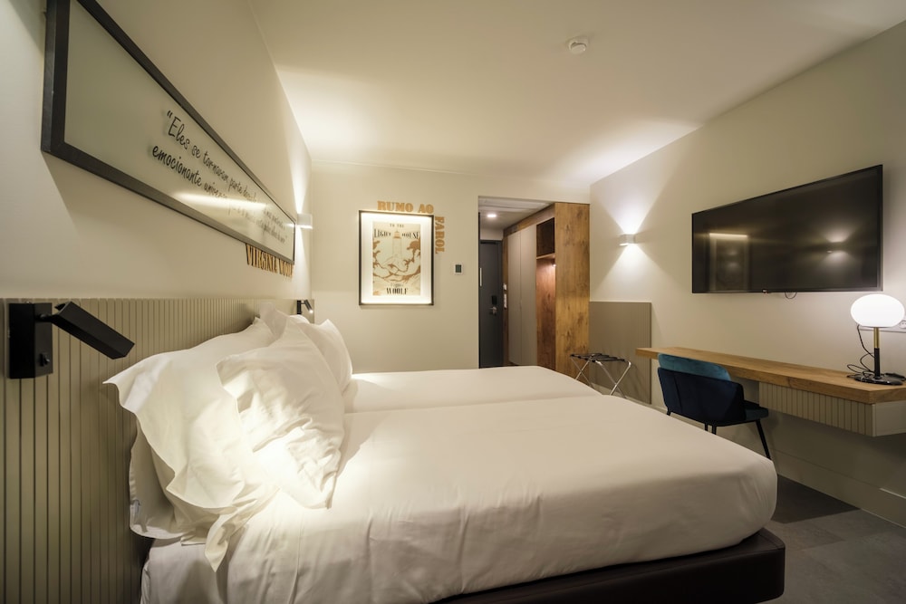 AZORES BOOK HOTEL 7/46
