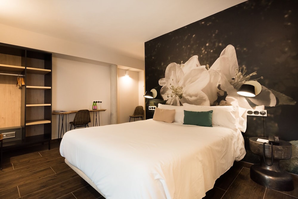 Hotel Sagarlore 17/59