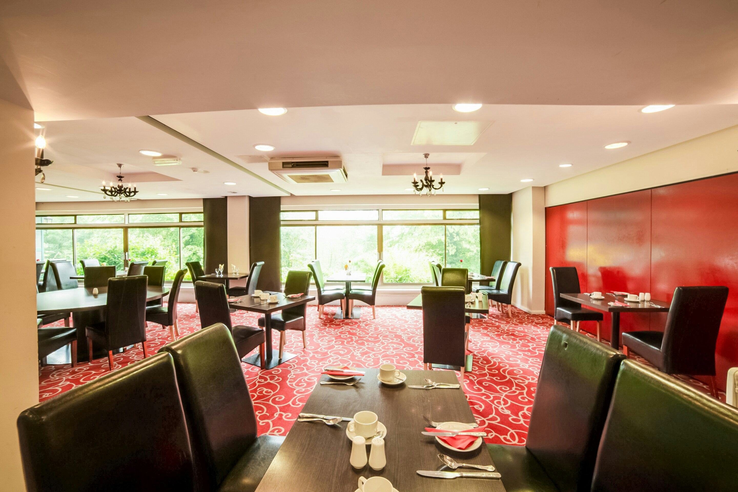 OYO The Bridge House Hotel 15/28