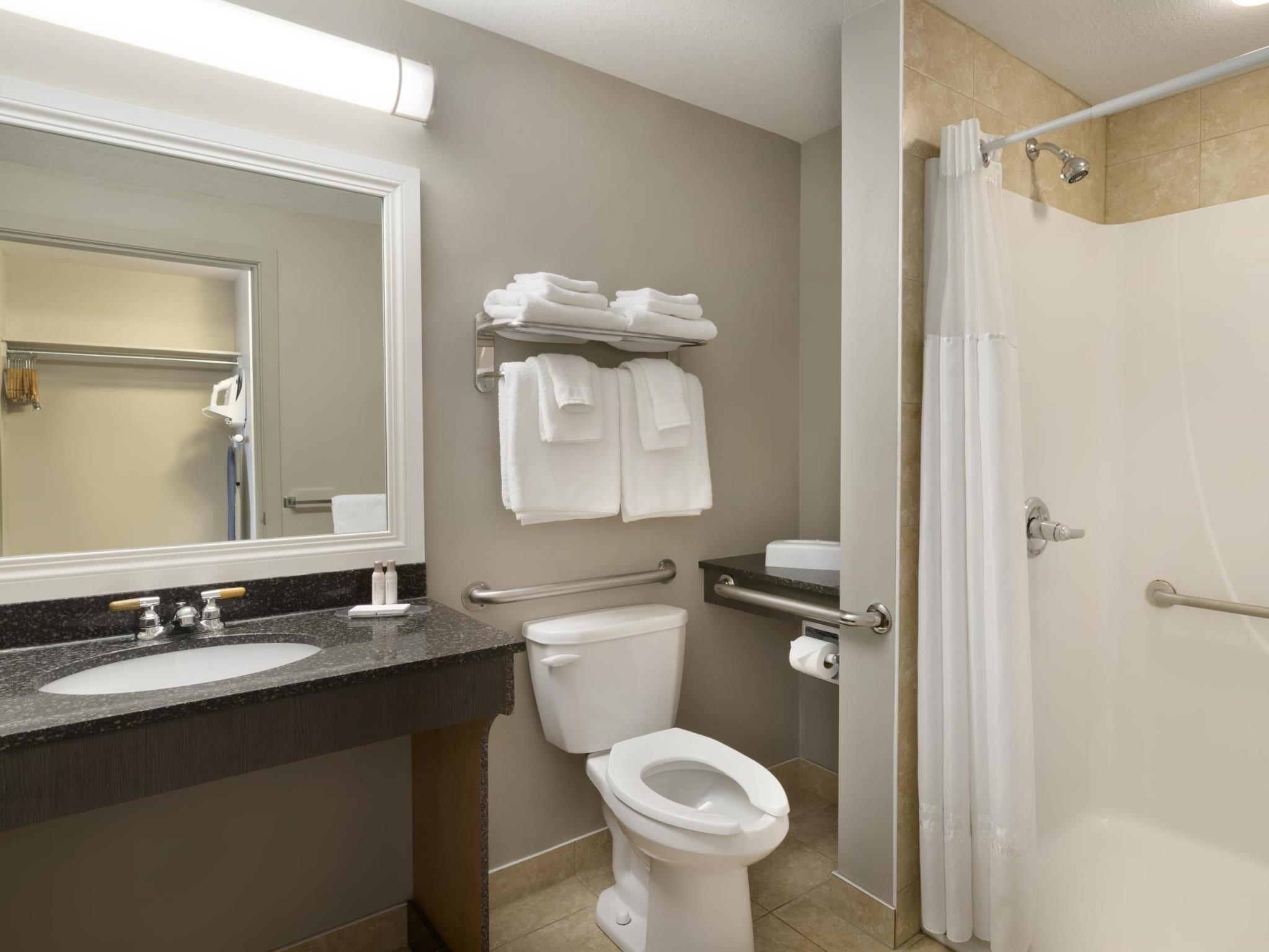 Efficiency, Suite, 2 Queen Beds, Main Building, Accessible