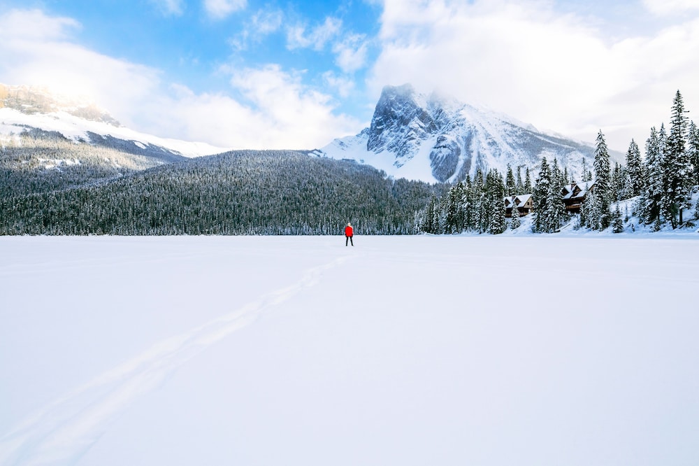 Emerald Lake Lodge 24/71