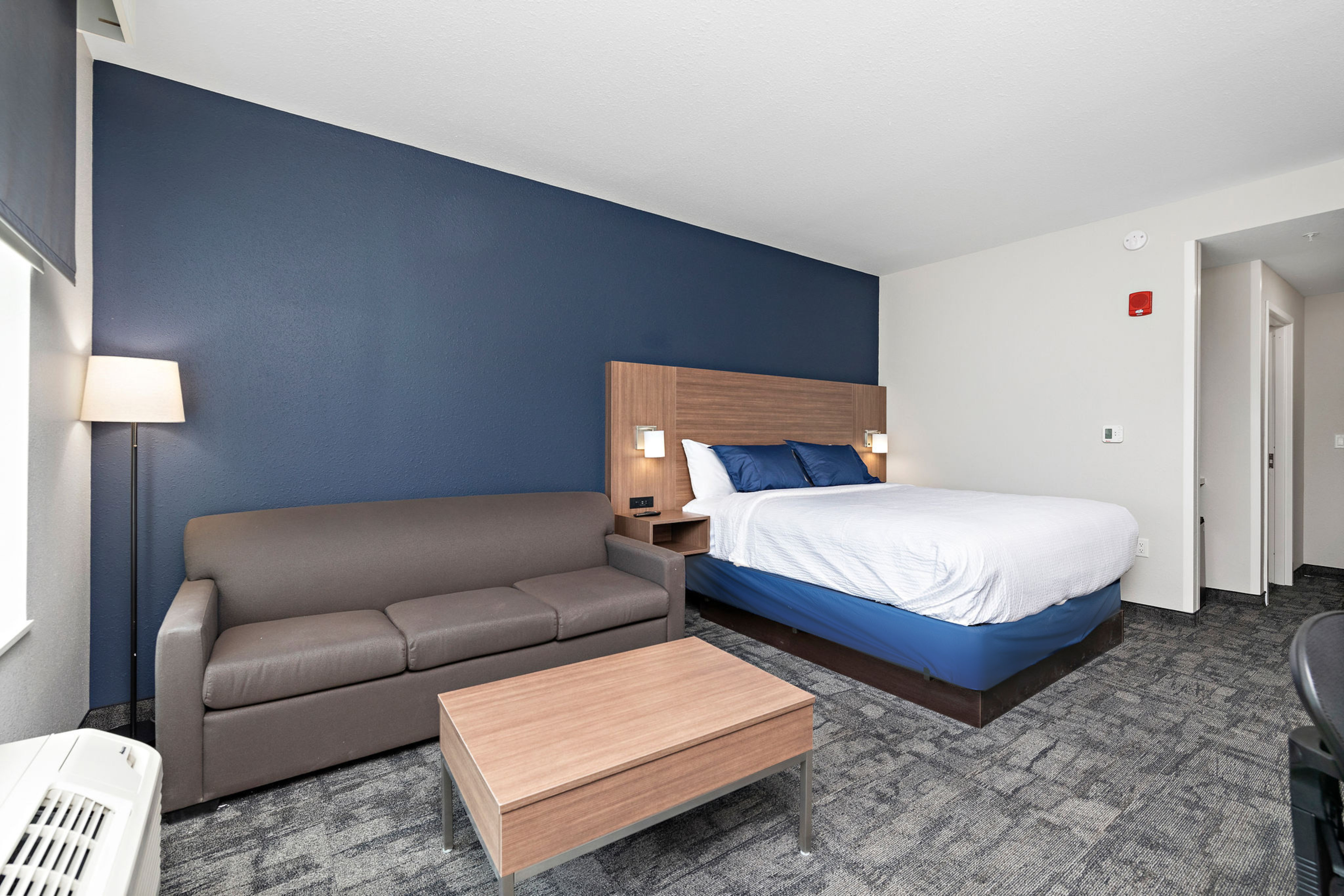 Holiday Inn Express Kansas City North Parkville, an IHG Hotel 17/50