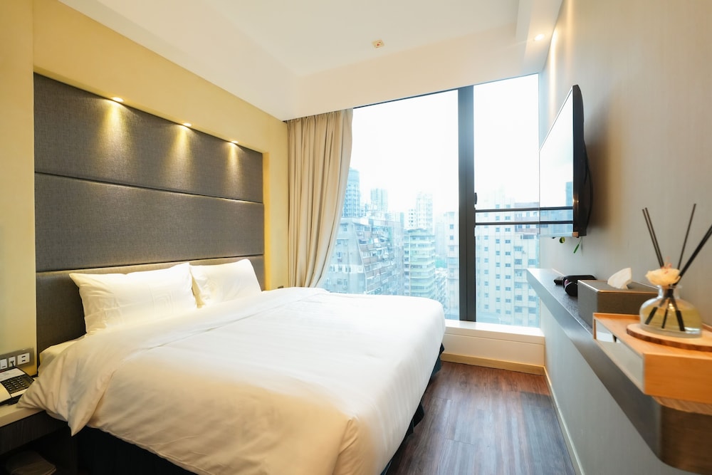 Epoch Hotel 14/34