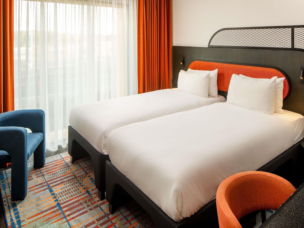 STANDARD, TWIN BEDS, ATRIUM VIEW