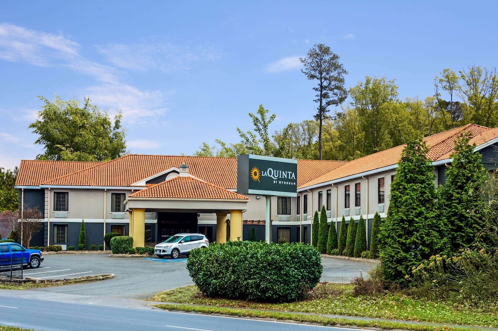 La Quinta Inn by Wyndham Radford 1/44