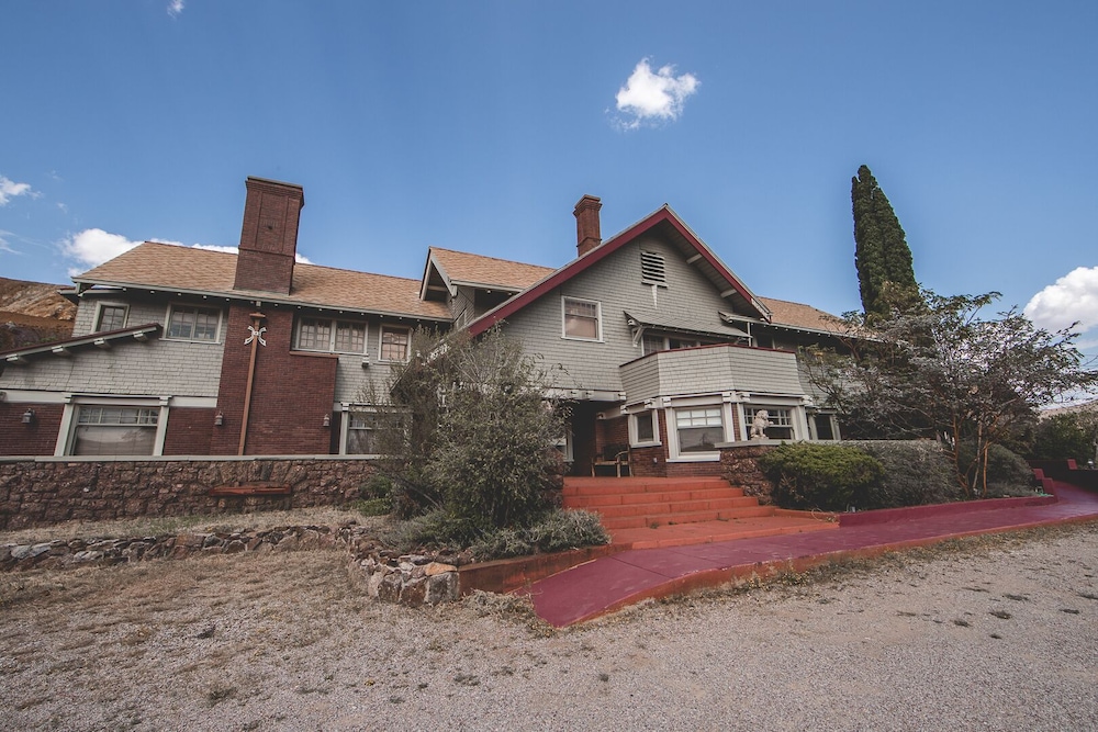 Greenway Manor 52/56