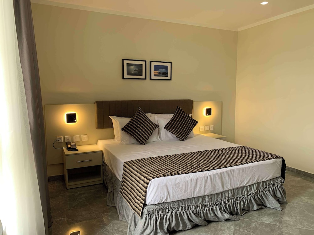 Best Western Plus at the Oxbow Lake 17/51
